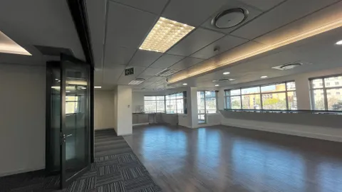 138 West Street, Sandown - 551m² and 551m² office space available to let for rent to lease (28).